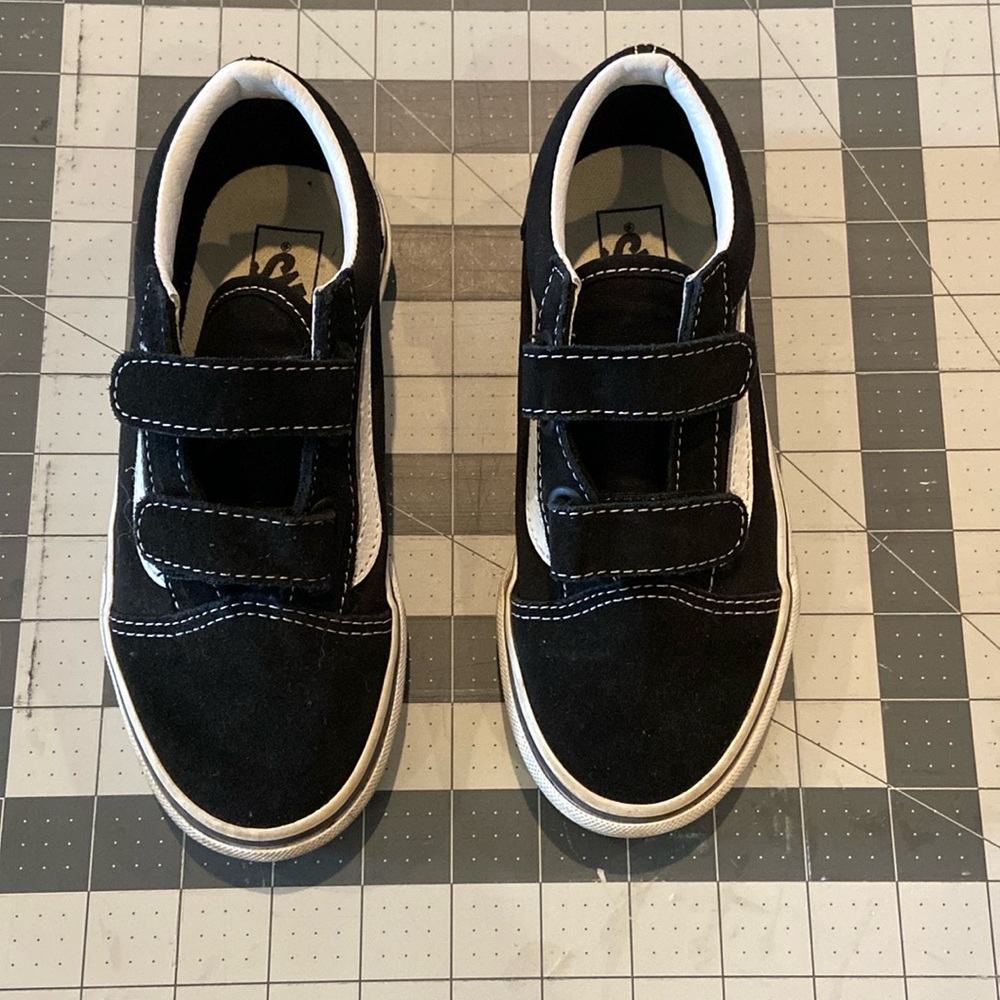 Kids size 1 Velcro black and White Vans